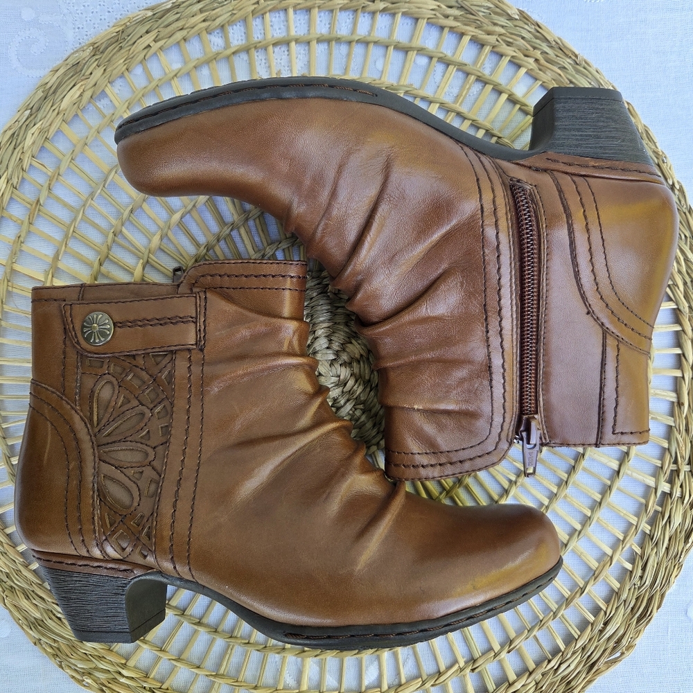 NWOT Rockport Women's Cobb Hill Abilene Boot Size-5